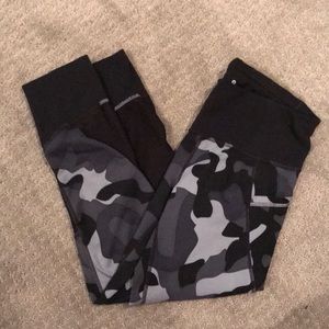 Athleta cropped camo leggings